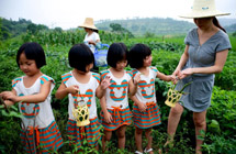 Quadruplet sisters and their family