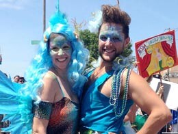 NYC Mayor Dresses as Pirate in Mermaid Parade