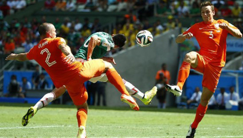 Netherlands reach World Cup quarters