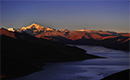 Sunrise scenery at Yamdrok Lake in China's Tibet