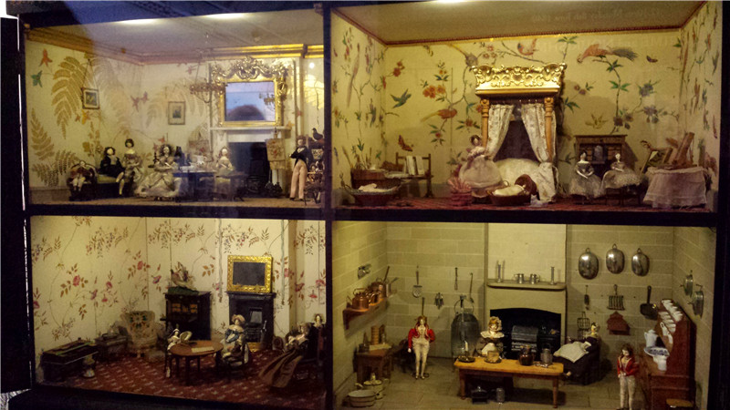 Small Stories: At Home in a Doll's House at the V&A Museum of Childhood