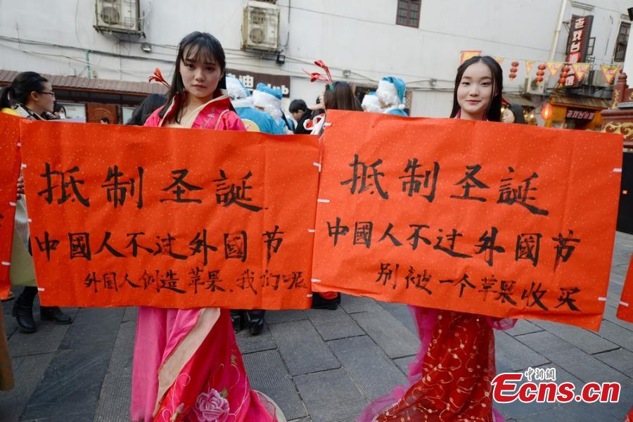 college-students-boycott-christmas-celebrations-in-c-china-city