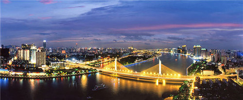 With thousands of flowers around the city, Guangzhou seems to be perpetually in spring. Guangzhou is perhaps most famous for its world renowned Lunar New Year Fair. Surrounded by thousands of flowers throughout the city, one can experience the history of Guangzhou, from ancient times to the present day. It is a good place to combine activities and relaxation. This city is unquestionably a perfect place to enjoy activities, good food, and relaxation.