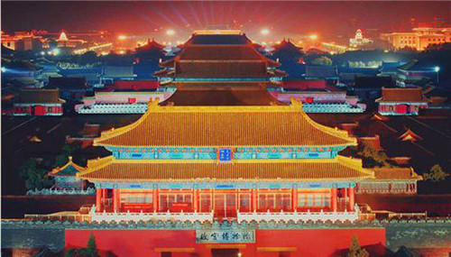 The imperial authority and sheer majesty of the Forbidden City are self-evident. In addition, the bars in close proximity to Houhai are universally popular. Many follow the traditional Chinese style in architecture, and feature red bricks and tile roofs.