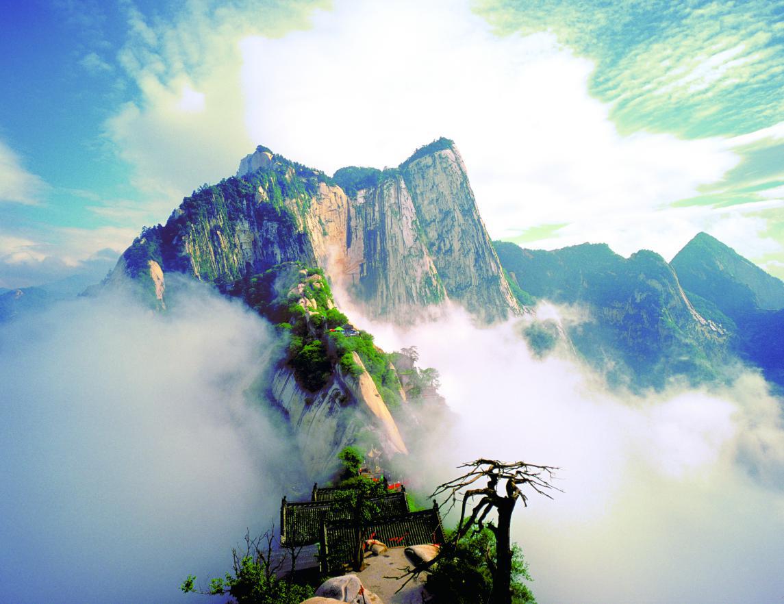 Huashan in photographer Qin Xiaoping’s lens