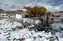 Potala Palace square renovated in China's Tibet