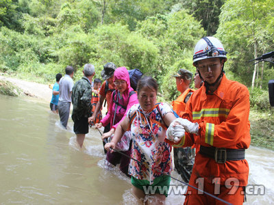 2 killed, 220,000 affected in SW China rainstorms