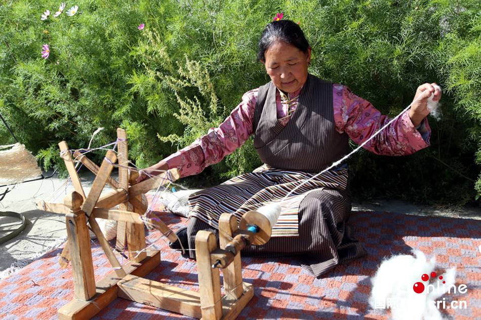 Legend on fingertip: the birth of a Tibetan carpet