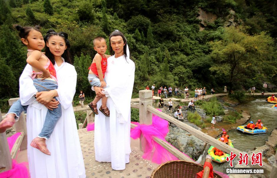 Chinese couple dresses up as cowherd and weaver girl on Chinese Valentine’s Day