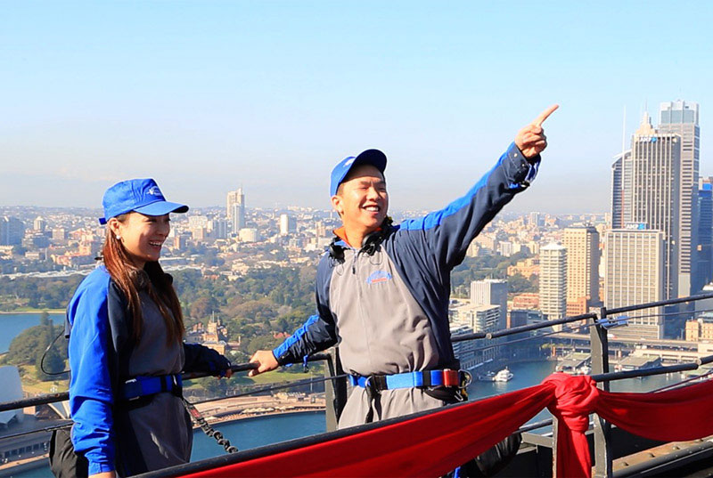 World First Love Talent Show on the Sydney Harbour Bridge for Chinese Valentine’s Day