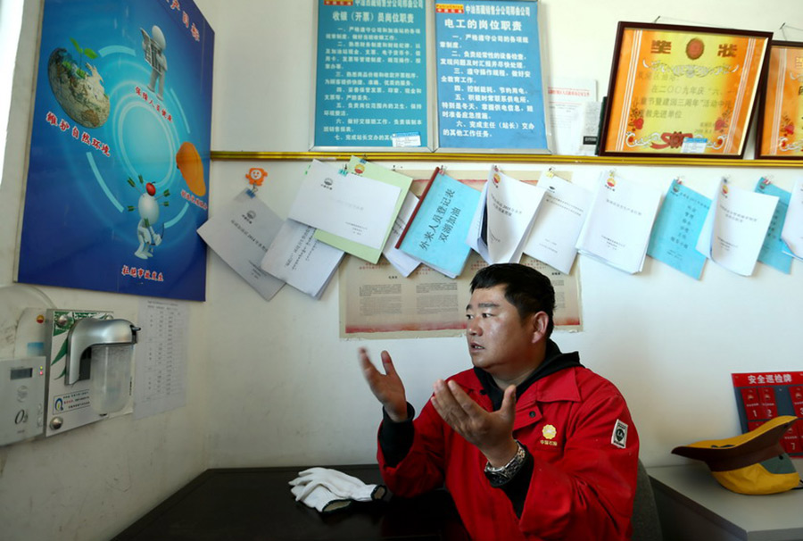 The world’s highest gas station in Tibet