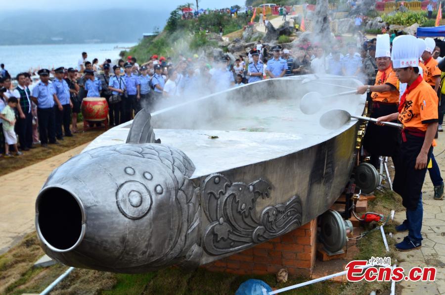10,000 share soup with supersized pot