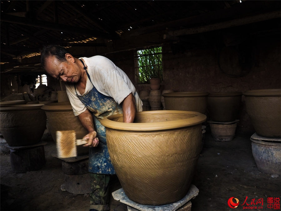 Traditional pottery workshop in Nanfeng