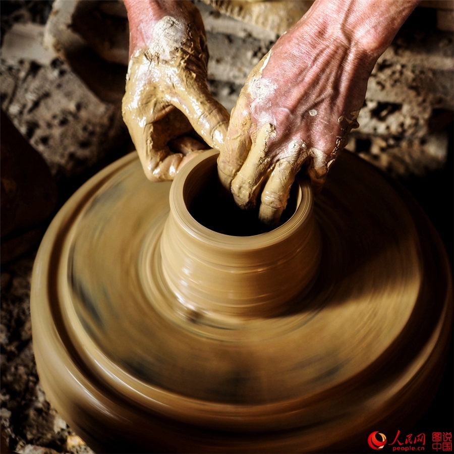 Traditional pottery workshop in Nanfeng