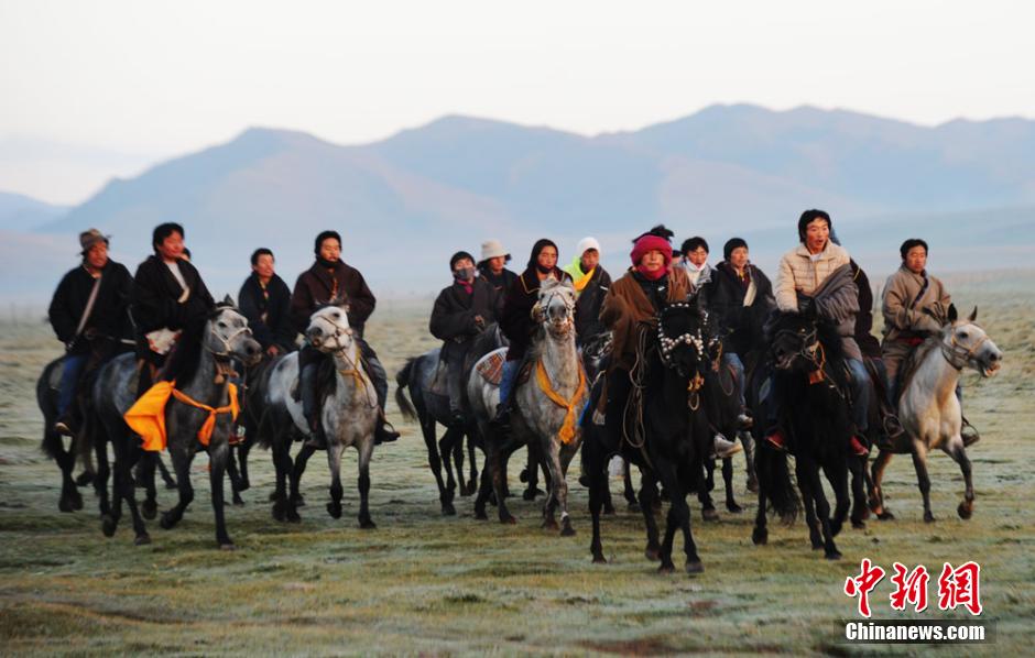 Traditional horse racing held in Tibetan Region