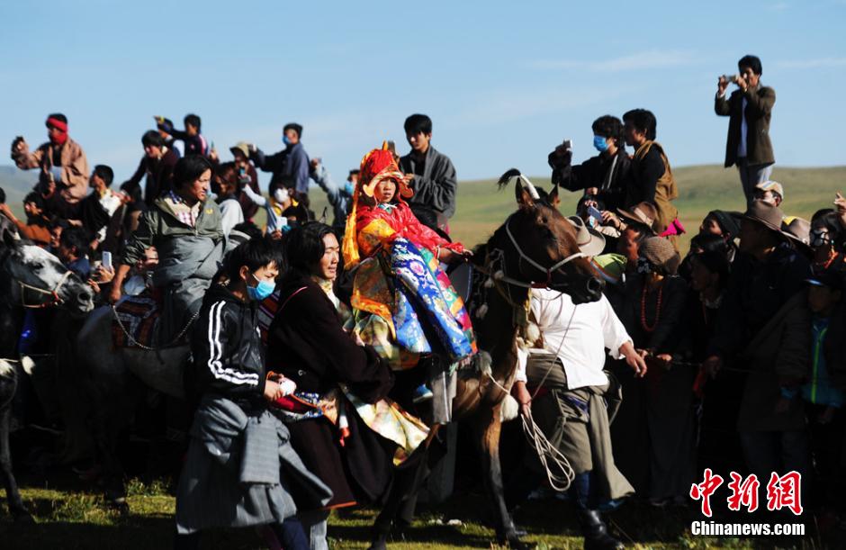 Traditional horse racing held in Tibetan Region