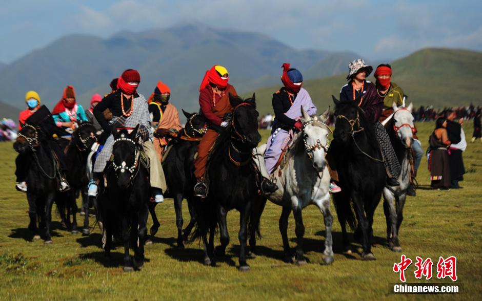 Traditional horse racing held in Tibetan Region