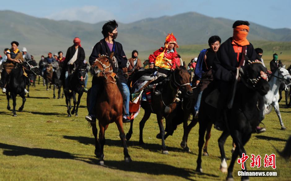 Traditional horse racing held in Tibetan Region