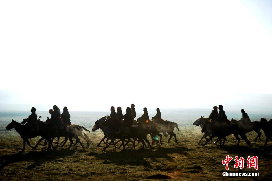 Traditional horse racing held in Tibetan Region