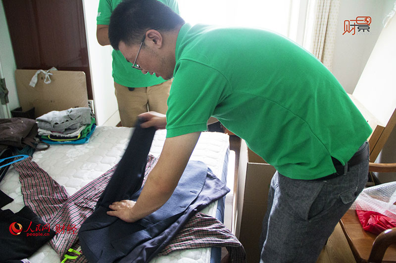 Two young entrepreneurs' joy and sorrow