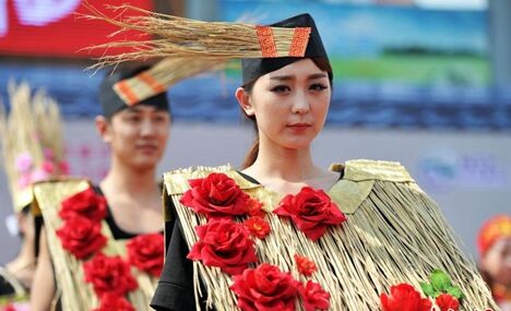 'Straw Beauty' at rice cultural festival