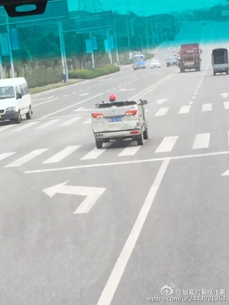 Odd News: Man drives open-topped van on the road