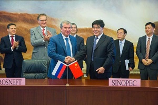 China and Russia agree on the joint development of oil fields