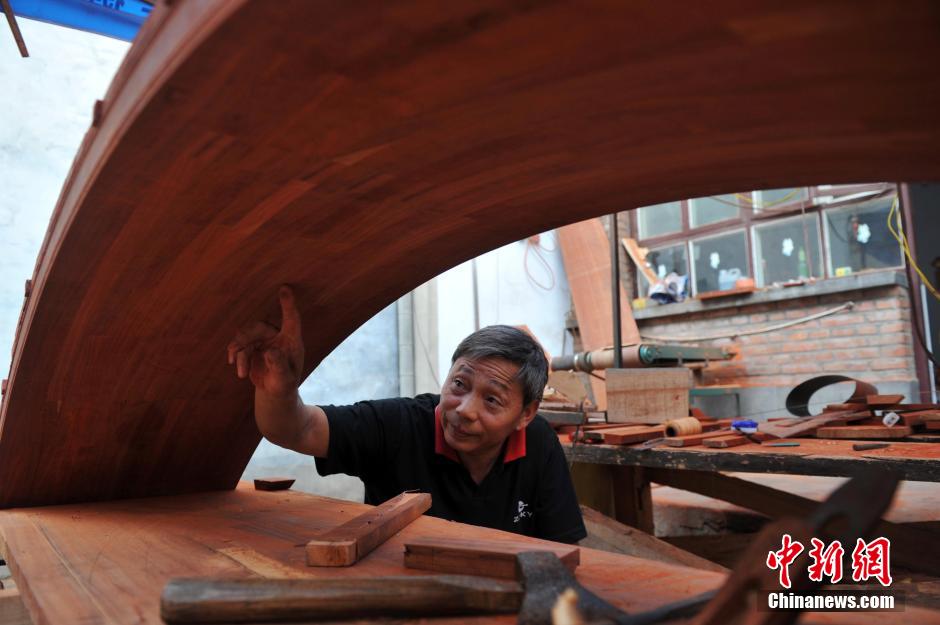 Miniature Zhaozhou Bridge made of 7000 pieces of wood