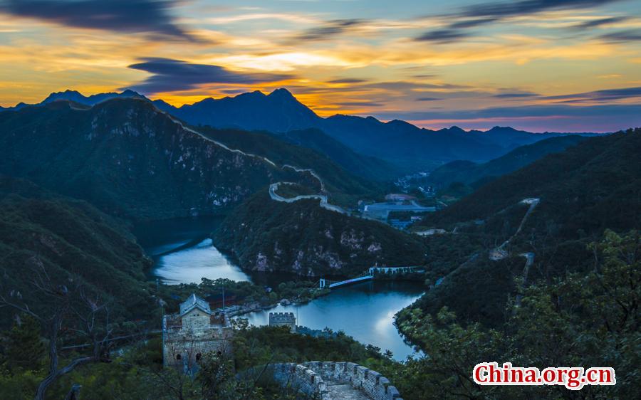 Huanghuacheng Water Great Wall in early autumn