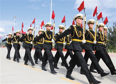 Foreign V-Day parade troops leave China