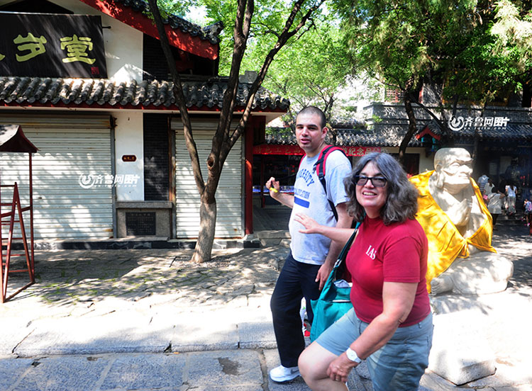 Wife of American historian revisiting Jinan with their autistic son