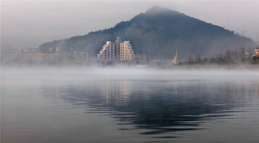 The Thousand-islet Lake