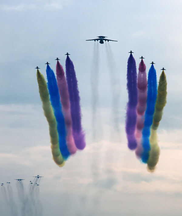 Stunning moments of Chinese air force in V-day parade