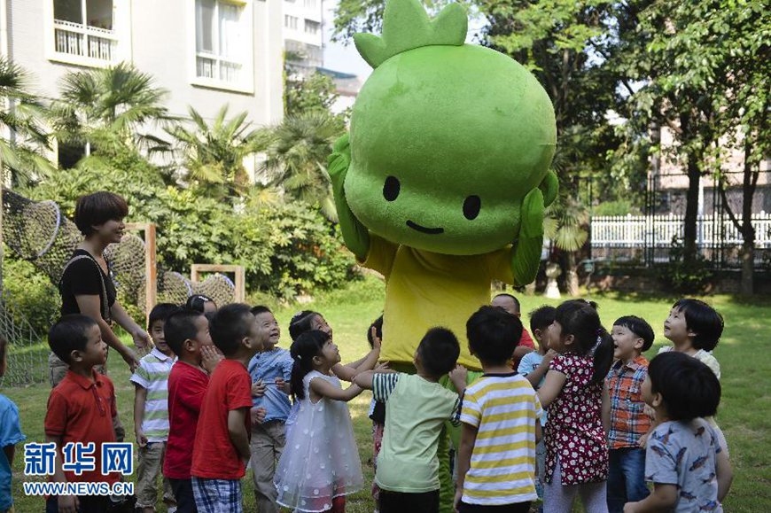 Stereotype of male preschool teachers fades in China