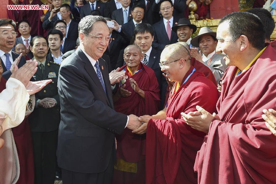 Yu Zhengsheng visits Tashilumpo Monastery during Tibet tour