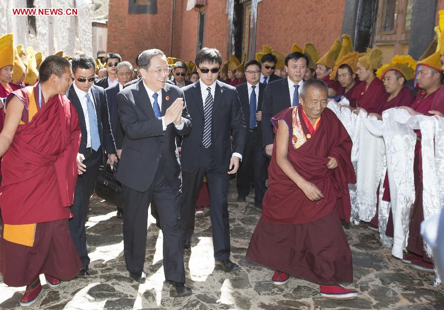 Yu Zhengsheng visits Tashilumpo Monastery during Tibet tour