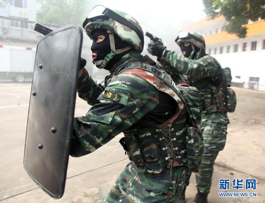 Anti-terrorism troops conduct combat exercise in China's Guangxi