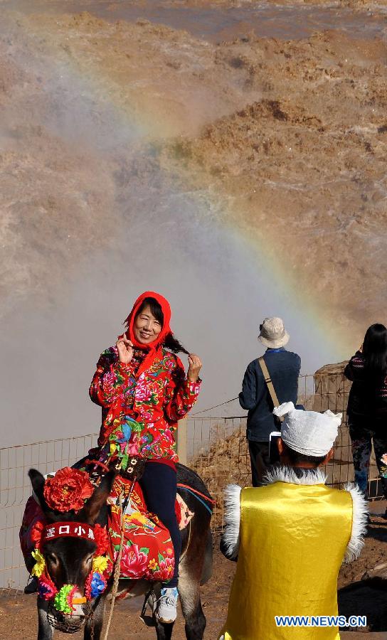 Hukou waterfall shows magnificent spectacle along Yellow River