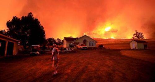 California wildfires destroy hundreds of structures