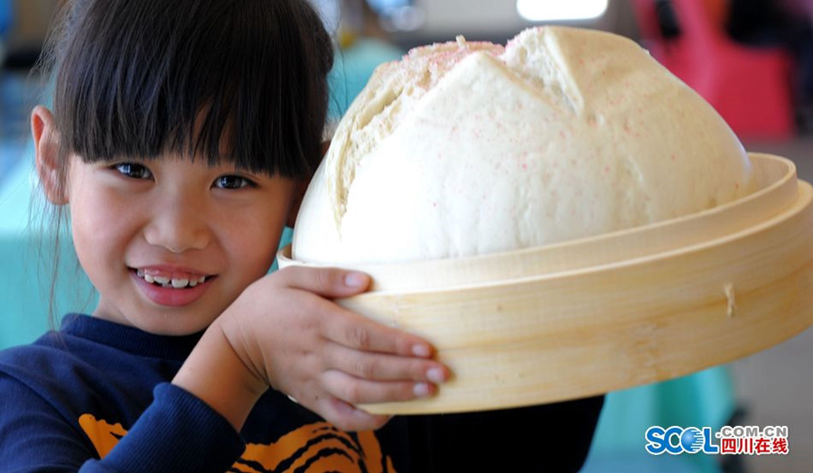 Supersized steamed buns shown in Chengdu