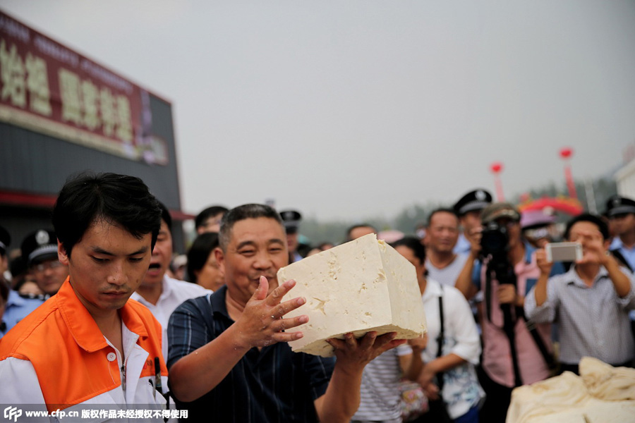 Tofu weighing 8 tons made in Anhui
