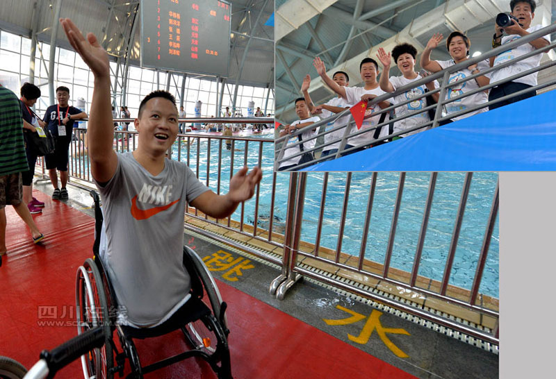 Amputee 'Frog King' in the swimming pool