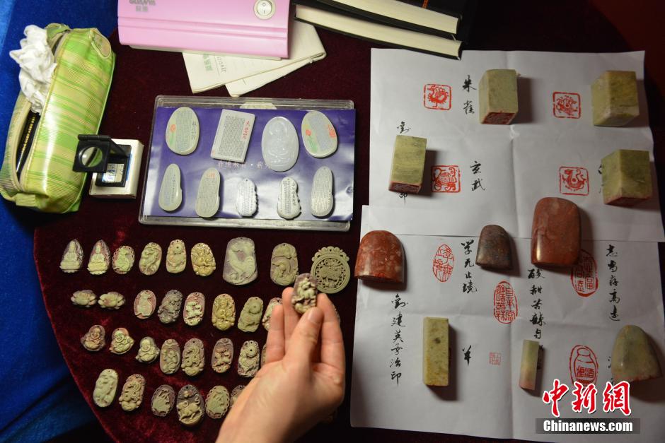 155 Chinese characters engraved on 1-square-centimeter seal surface 