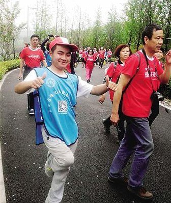 Real-life ‘Forrest Gump’ runs marathon on one leg across China