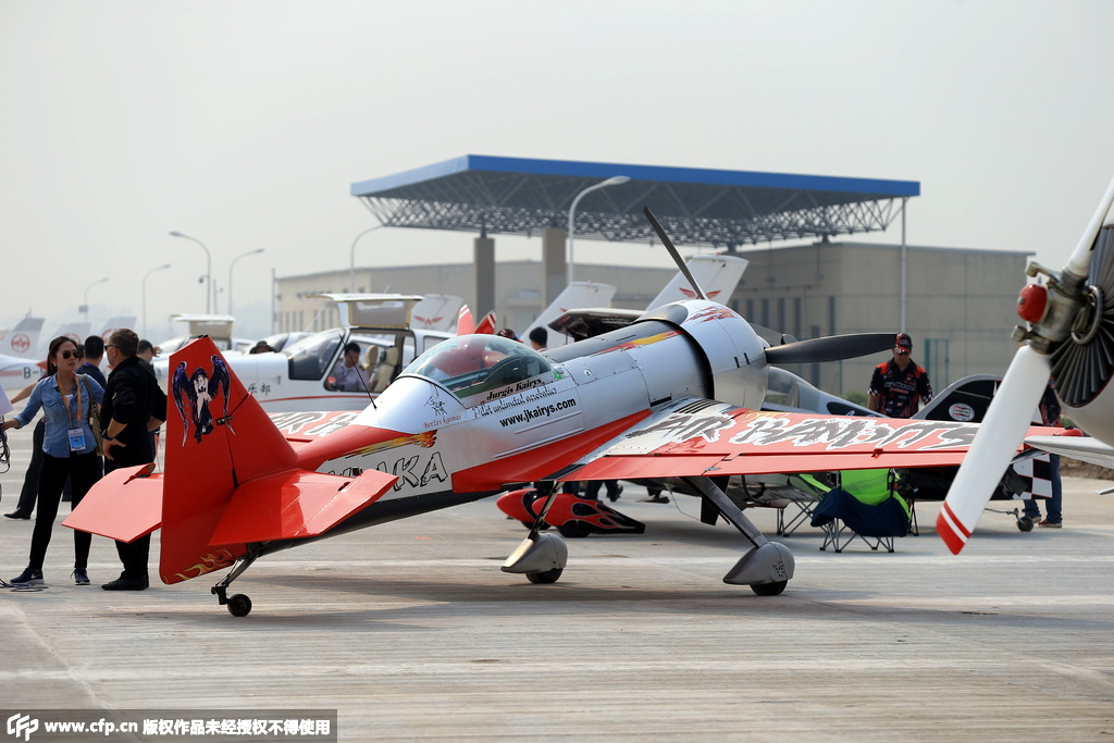 More than 100 aircraft displayed at Aviclub Carnival in N China