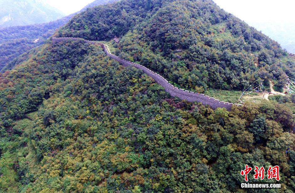 Winding ancient 'Great Wall' in Henan