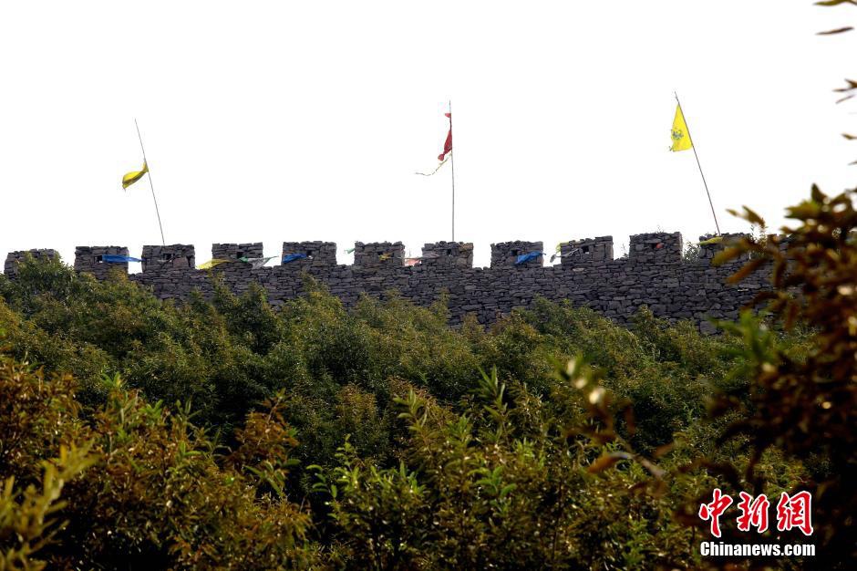 Winding ancient 'Great Wall' in Henan