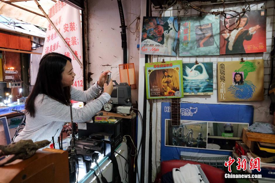 Seeking memory in a 40-year-old market street in SW China