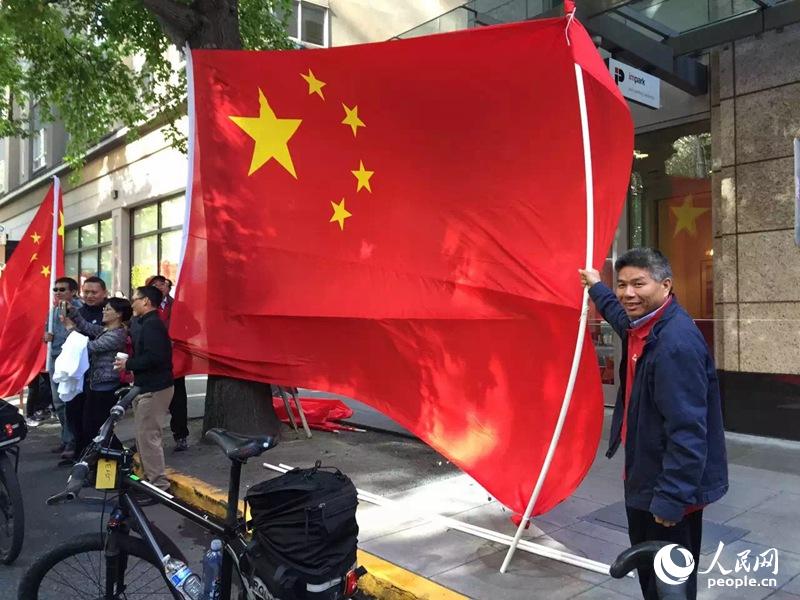 People in Seattle warmly welcome President Xi and his wife Peng Liyuan