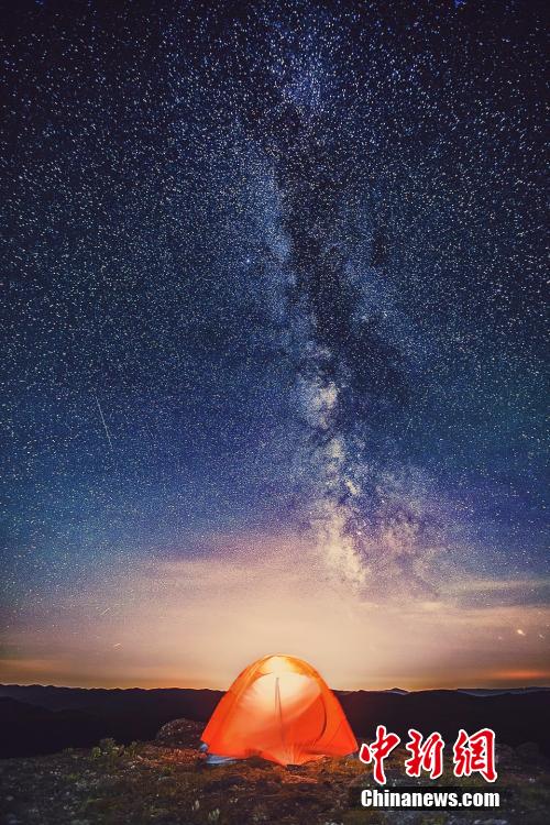 Starry sky over Kubuqi Desert in N China